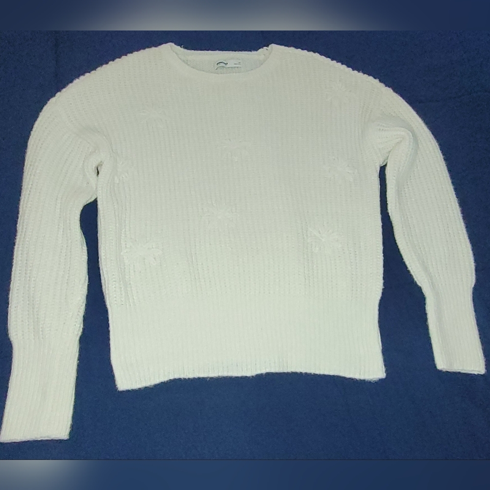 Sonoma white pullover sweater with embroidered floral details, Size M